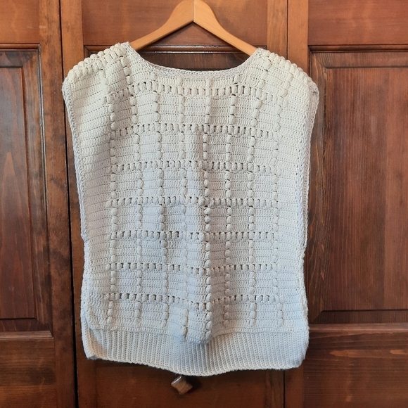 Handmade Sweaters - Vintage handmade cream 3D grid texture knit pullover sweater vest